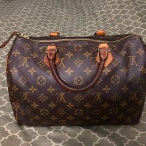 **SOLD**Auth. Louis Vuitton Speedy 30 Monogram
